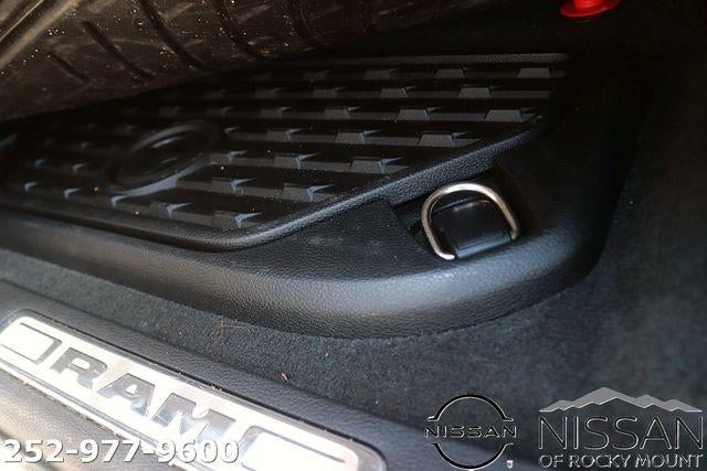 2021 RAM 1500 Laramie 4x4 Crew Cab 5'7" Box