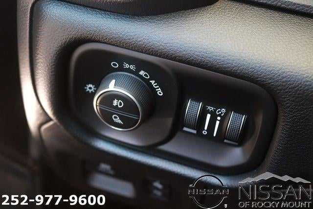 2021 RAM 1500 Laramie 4x4 Crew Cab 5'7" Box