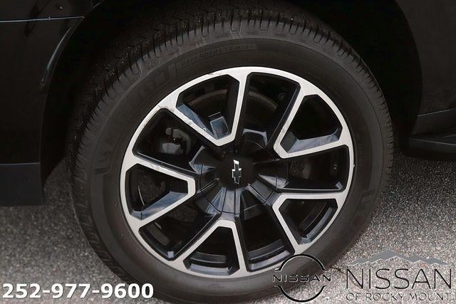 2022 Chevrolet Suburban 4WD RST