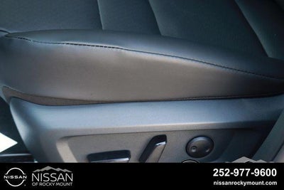 2026 Nissan Rogue 2026.5 FWD Dark Armor