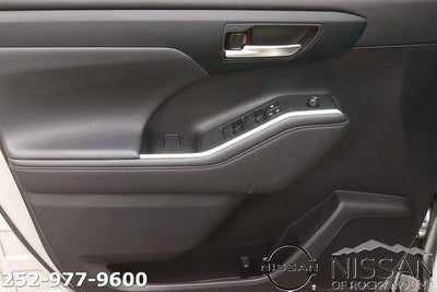 2023 Toyota Highlander XLE FWD (Natl)