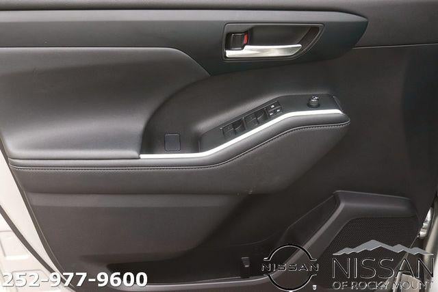 2023 Toyota Highlander XLE FWD (Natl)