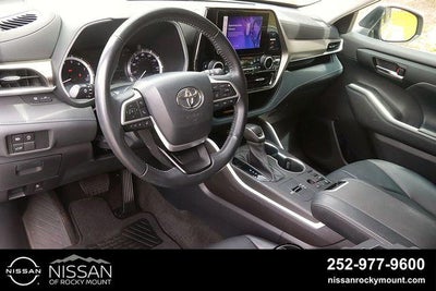 2023 Toyota Highlander XLE FWD (Natl)
