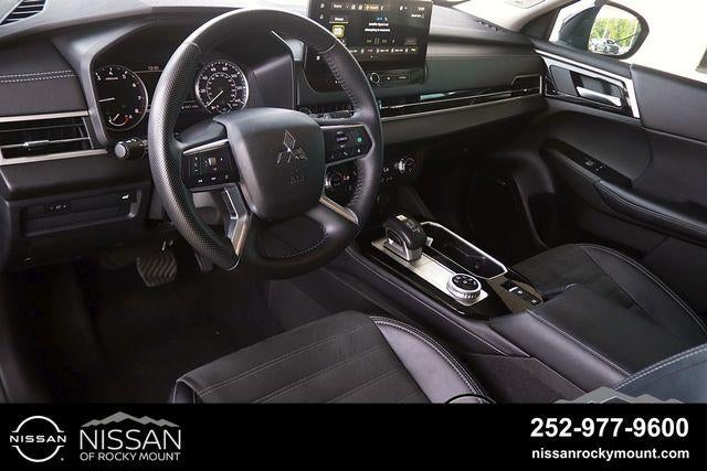 2025 Mitsubishi Outlander SE FWD
