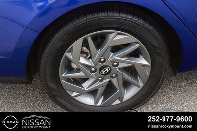 2024 Hyundai ELANTRA SEL IVT