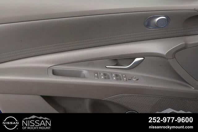 2024 Hyundai ELANTRA SEL IVT