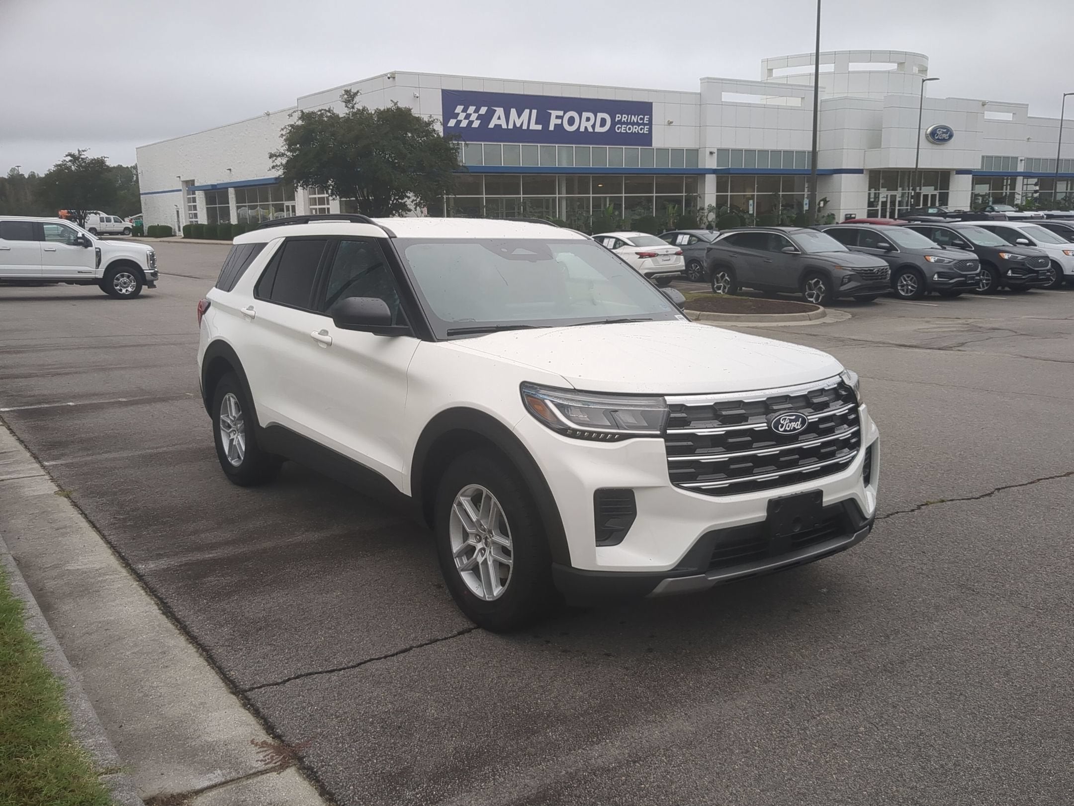 2027 Ford Explorer Active w/200A Pkg