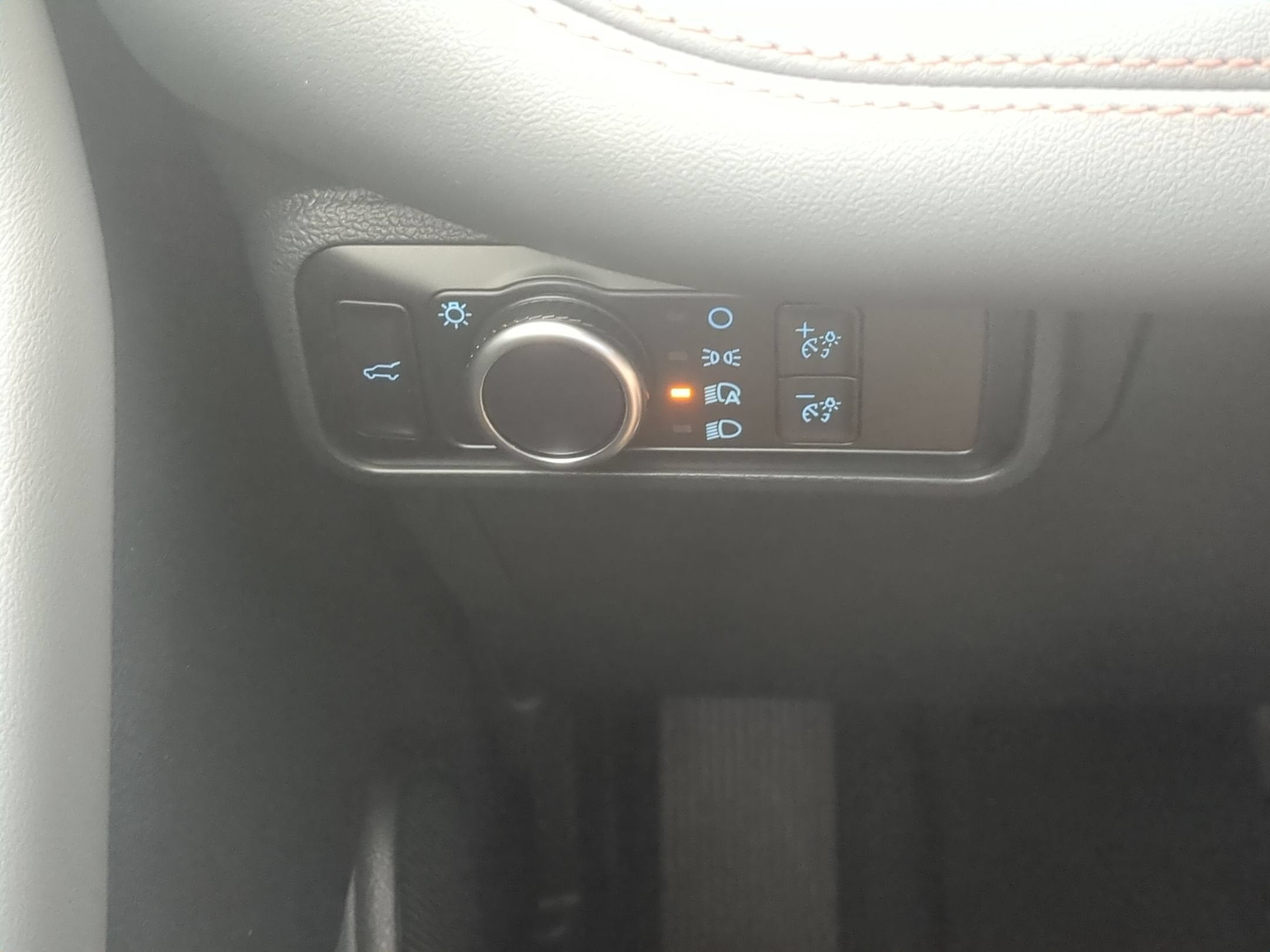 2027 Ford Explorer Active w/200A Pkg