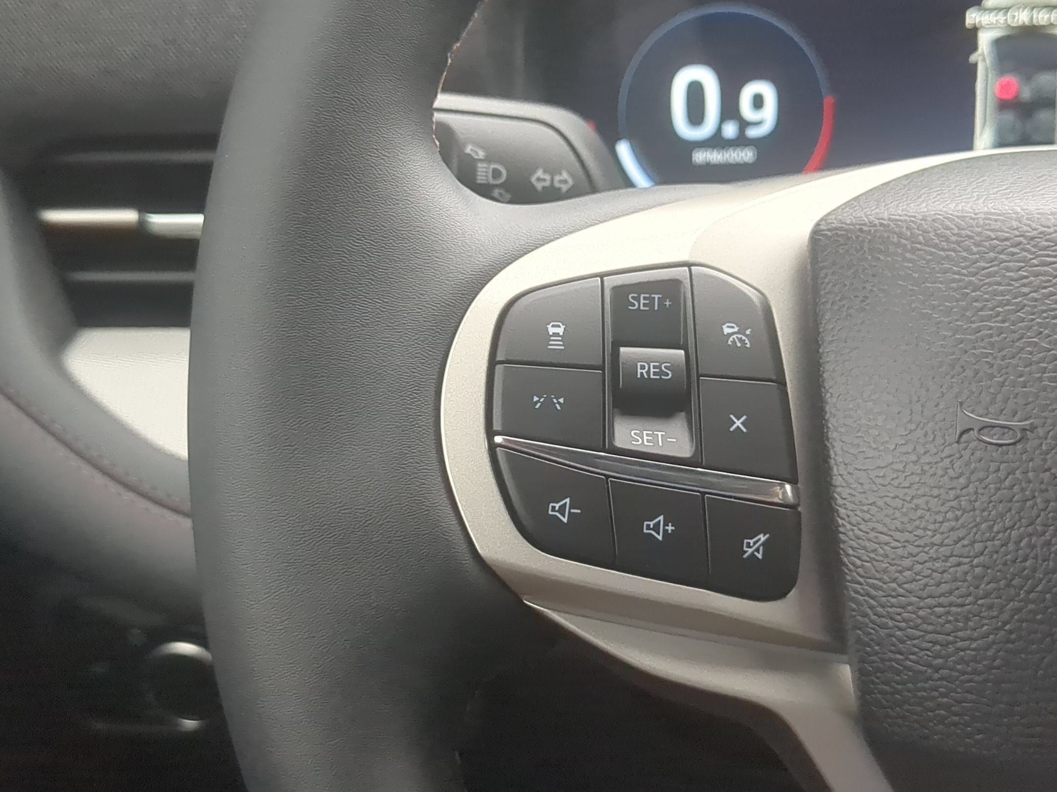 2027 Ford Explorer Active w/200A Pkg