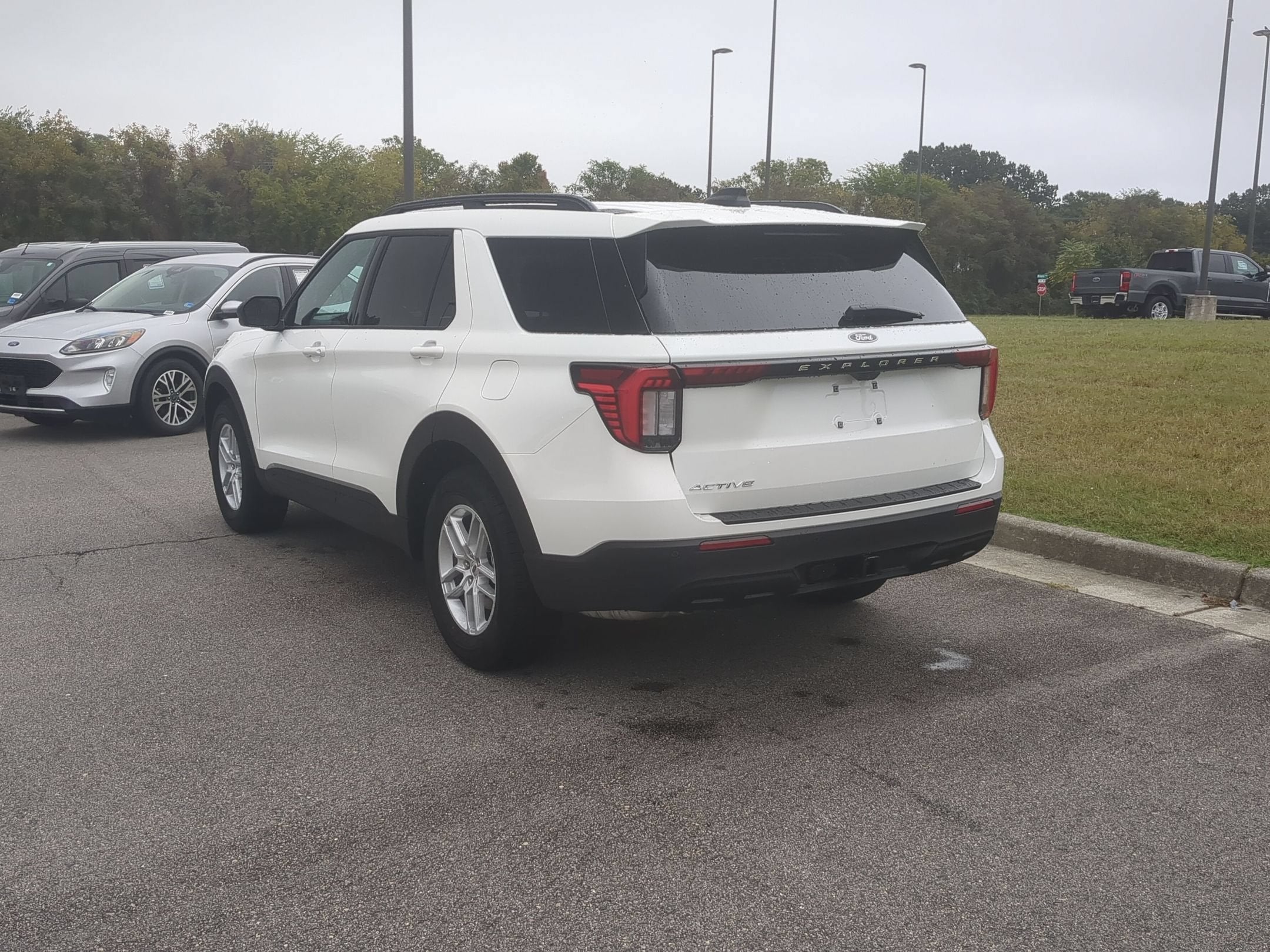 2027 Ford Explorer Active w/200A Pkg