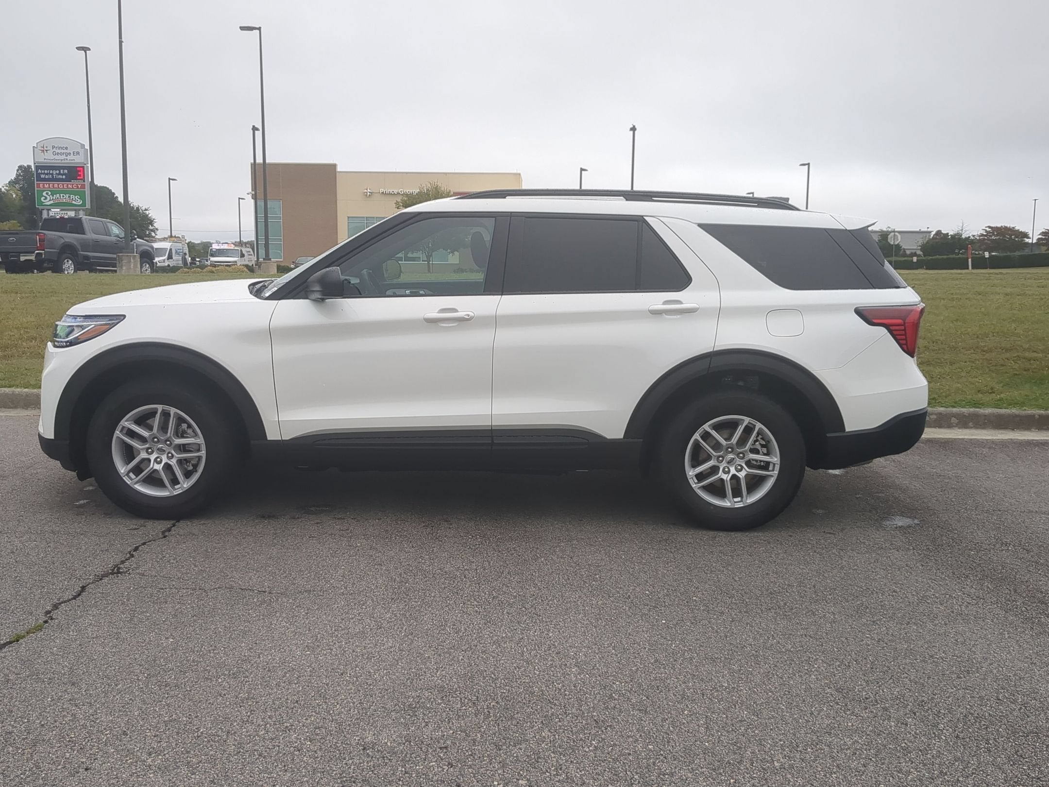 2027 Ford Explorer Active w/200A Pkg