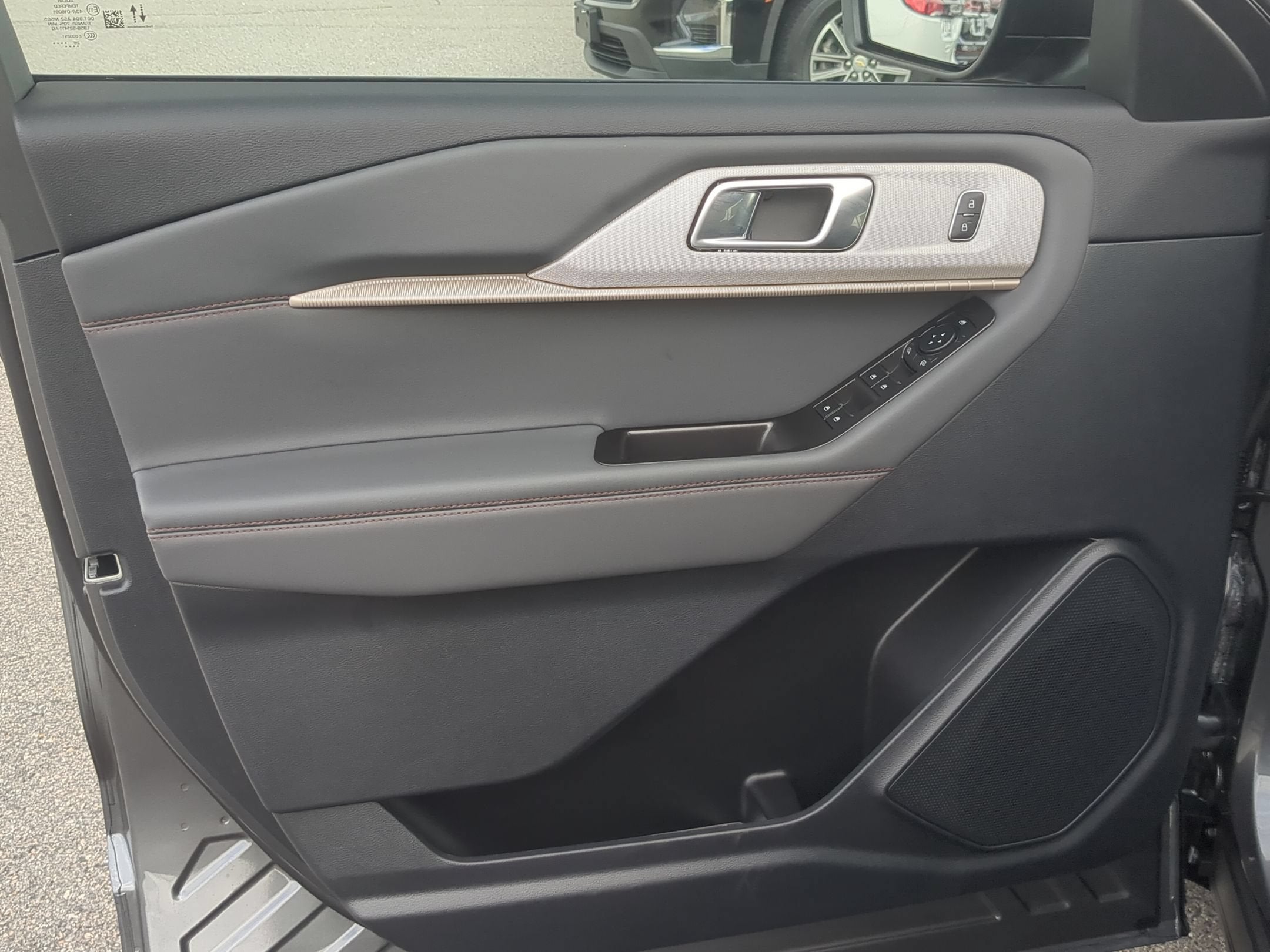 2027 Ford Explorer Active w/200A Pkg