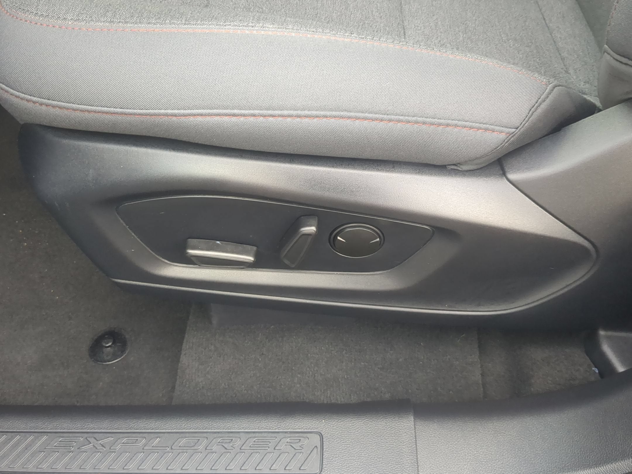 2027 Ford Explorer Active w/200A Pkg