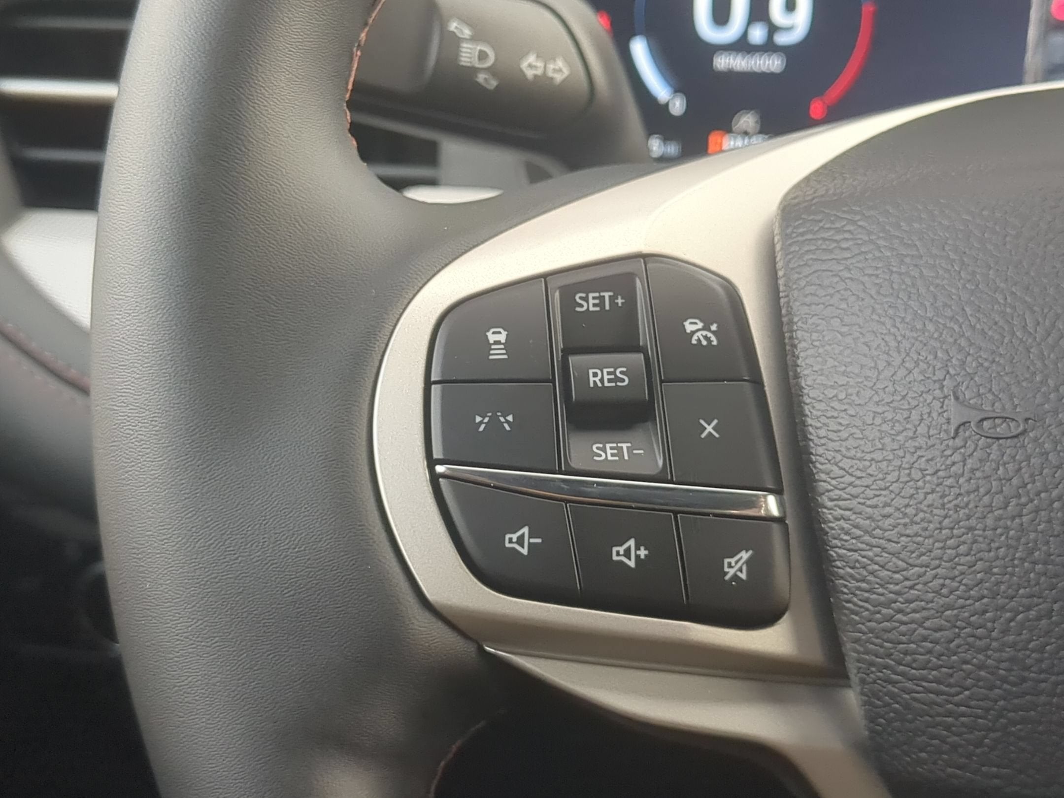 2027 Ford Explorer Active w/200A Pkg
