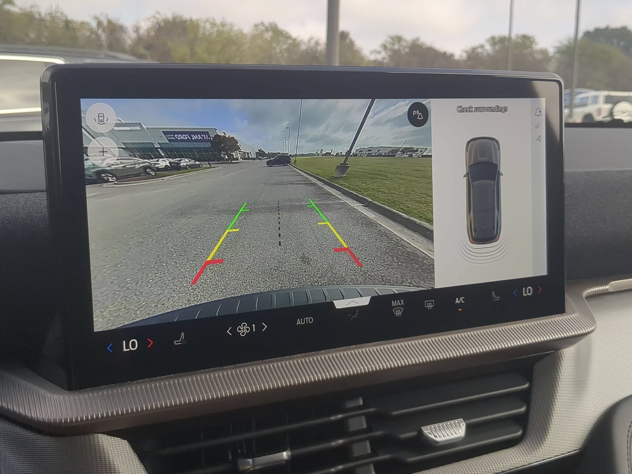2027 Ford Explorer Active w/200A Pkg
