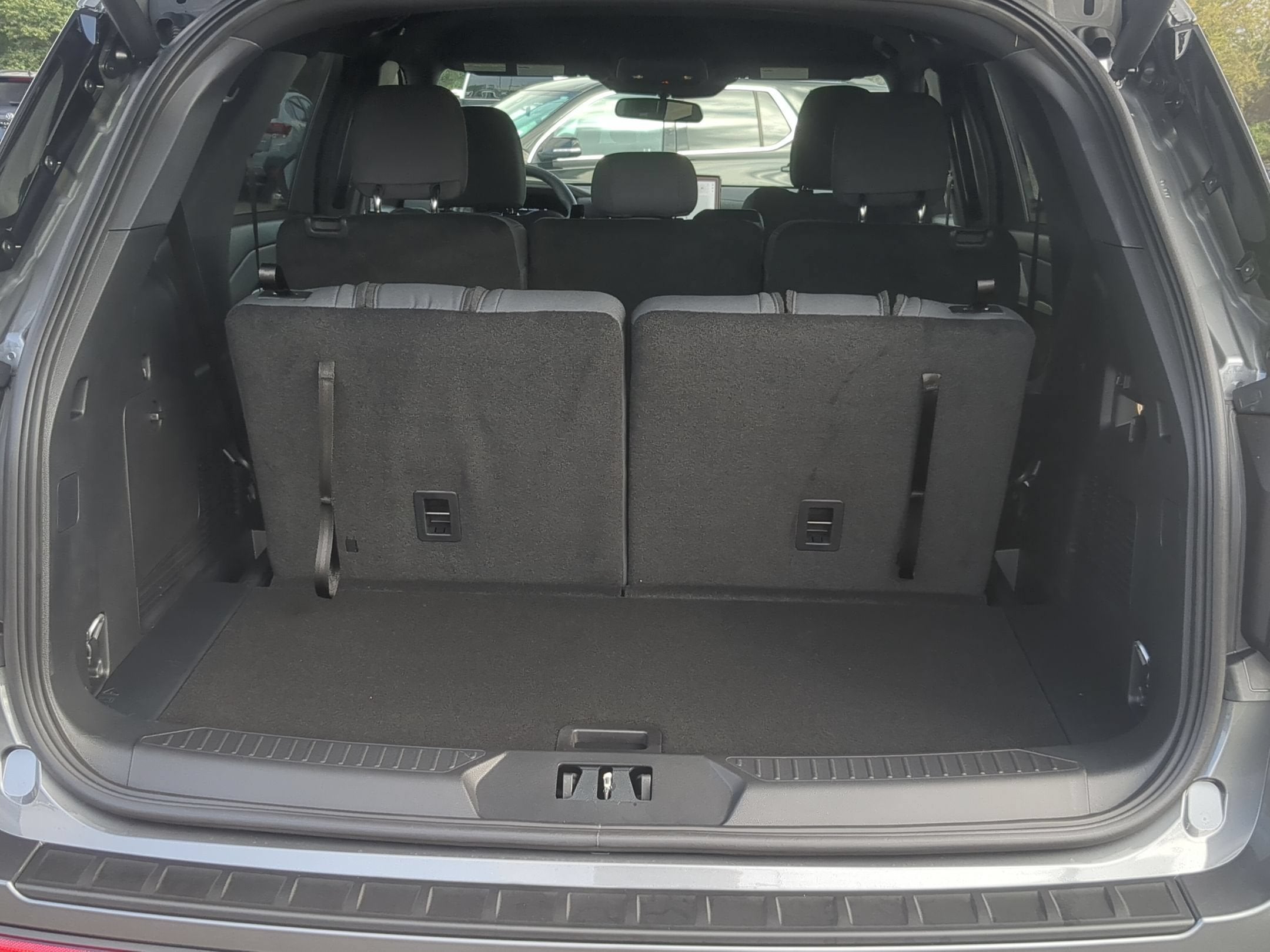 2027 Ford Explorer Active w/200A Pkg