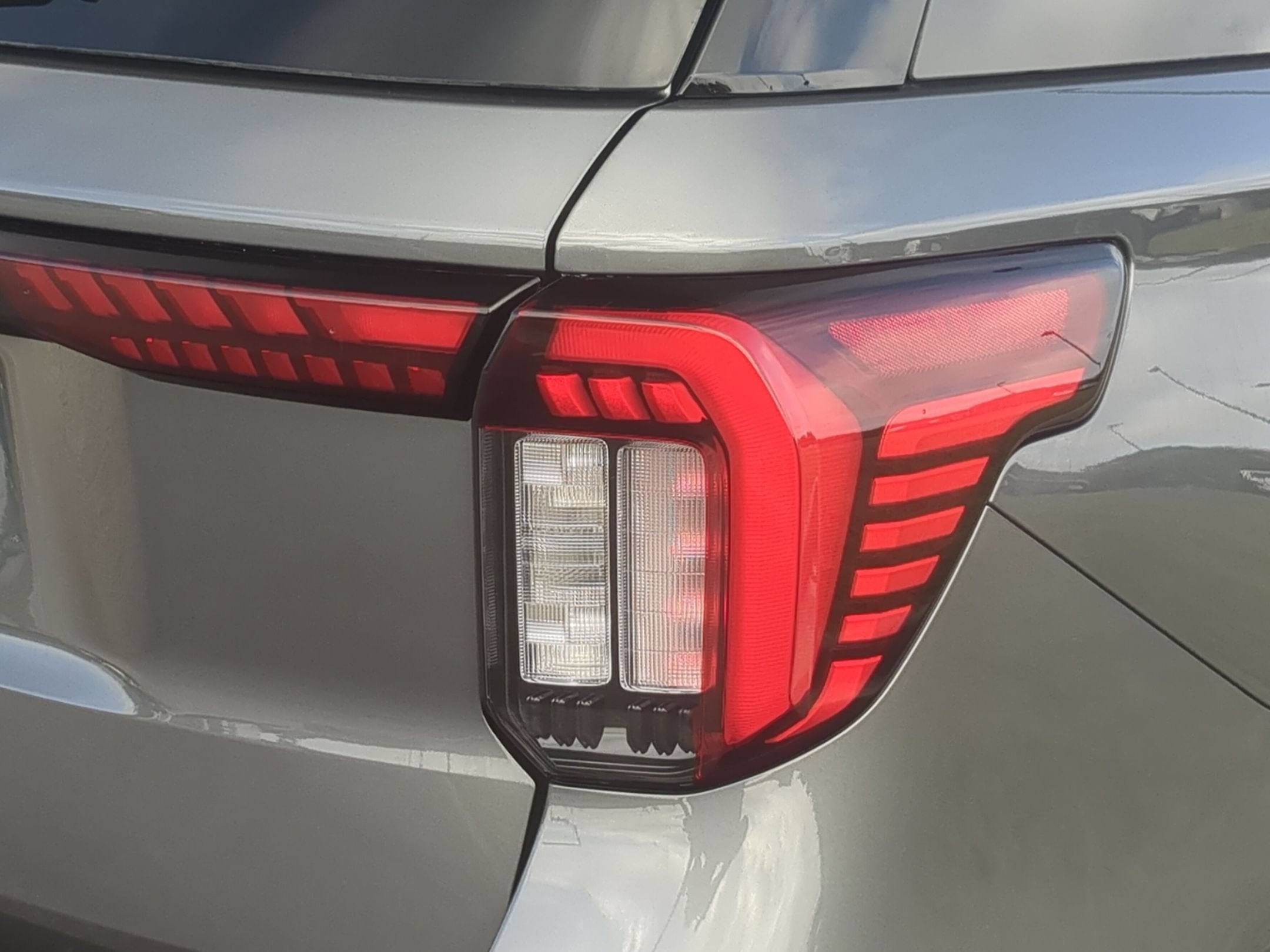 2027 Ford Explorer Active w/200A Pkg