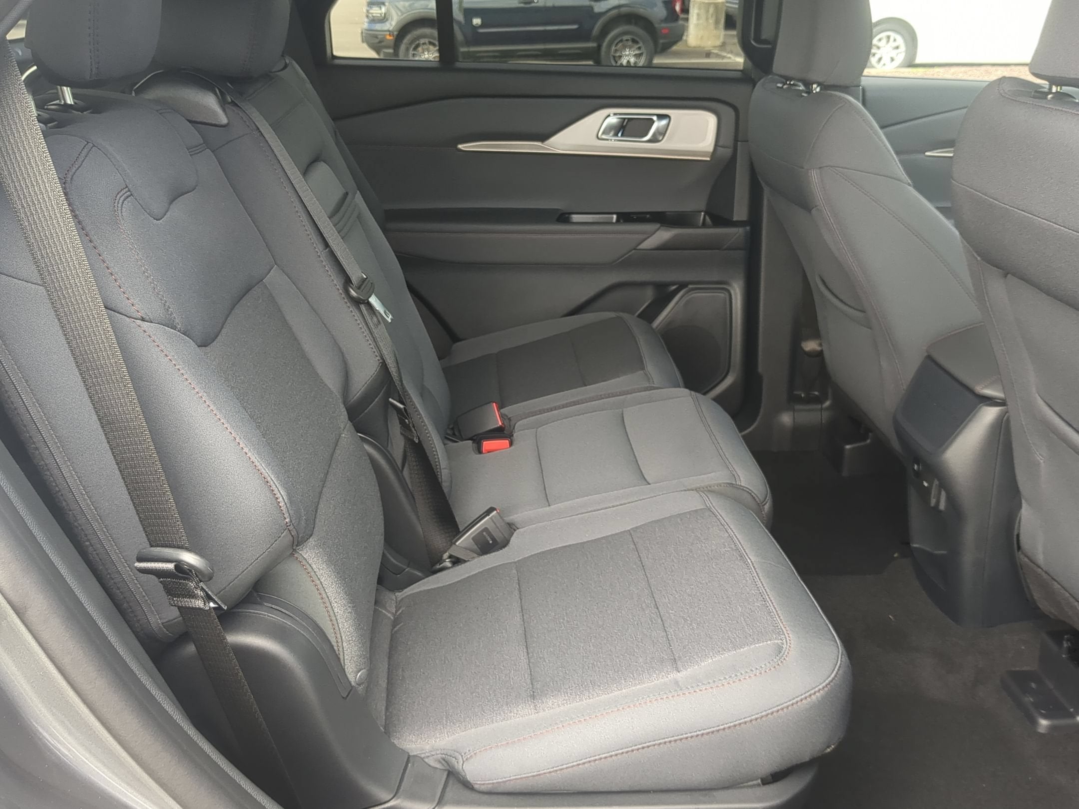 2027 Ford Explorer Active w/200A Pkg
