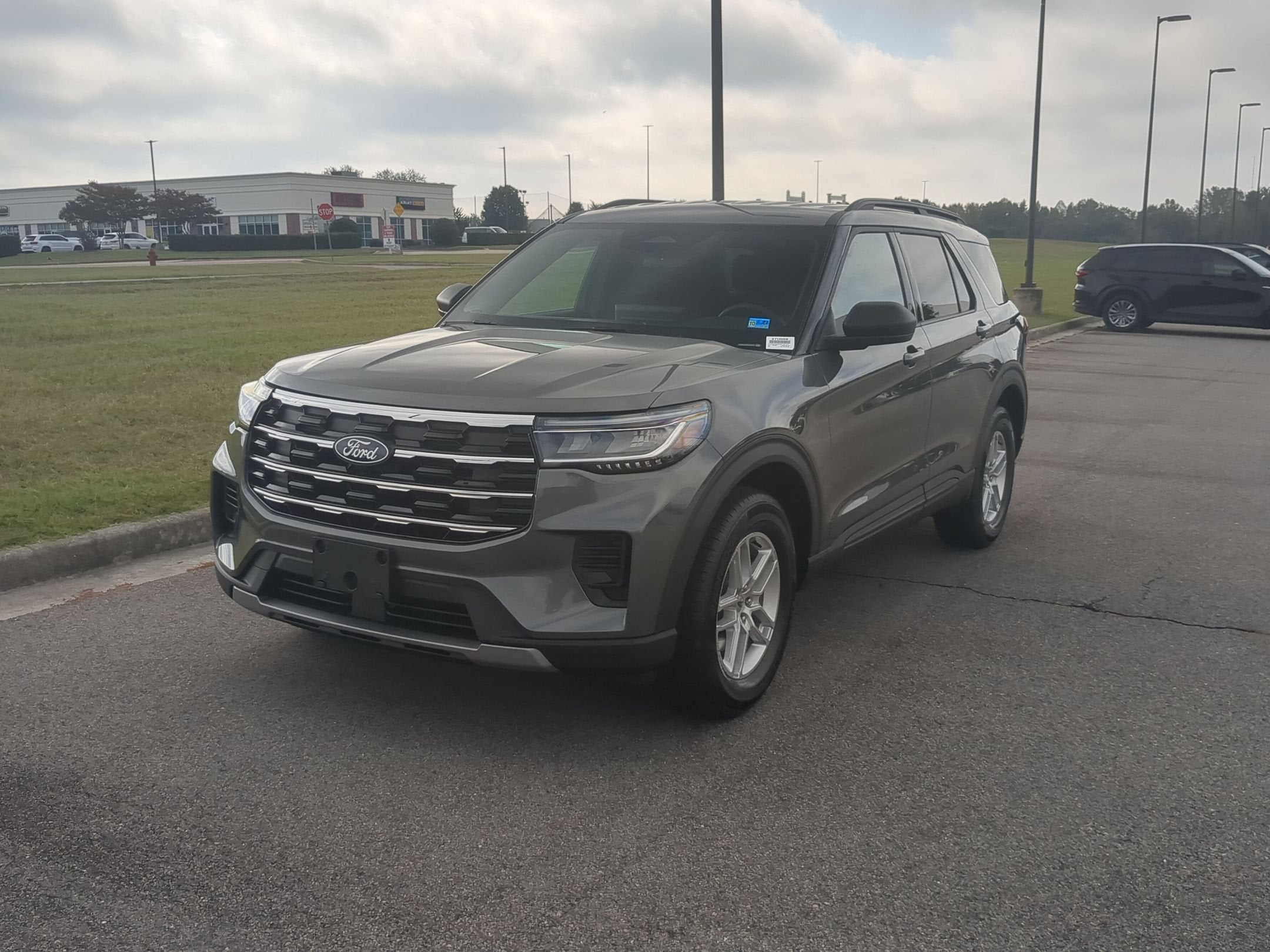 2027 Ford Explorer Active w/200A Pkg