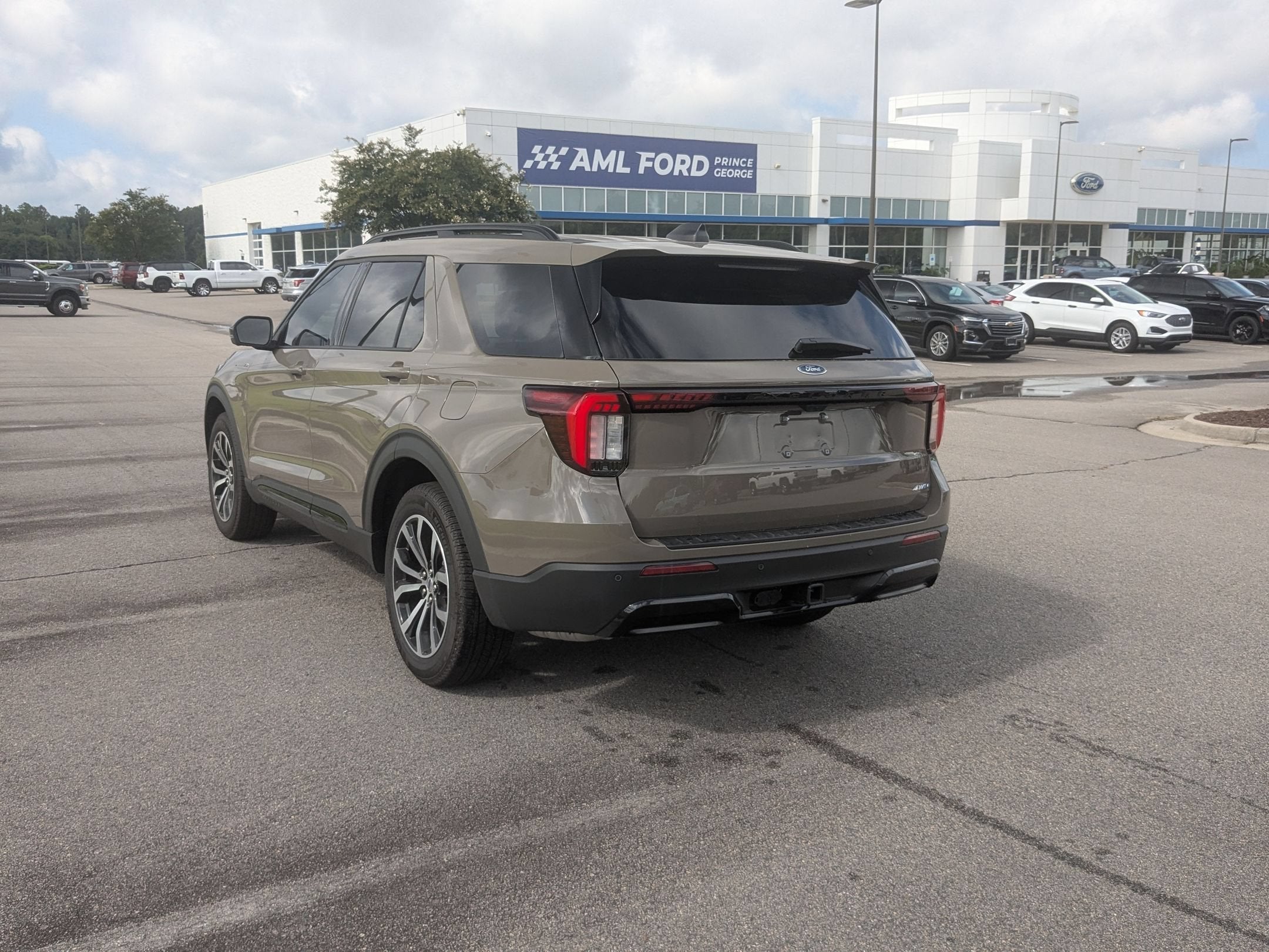 2026 Ford Explorer ST-Line