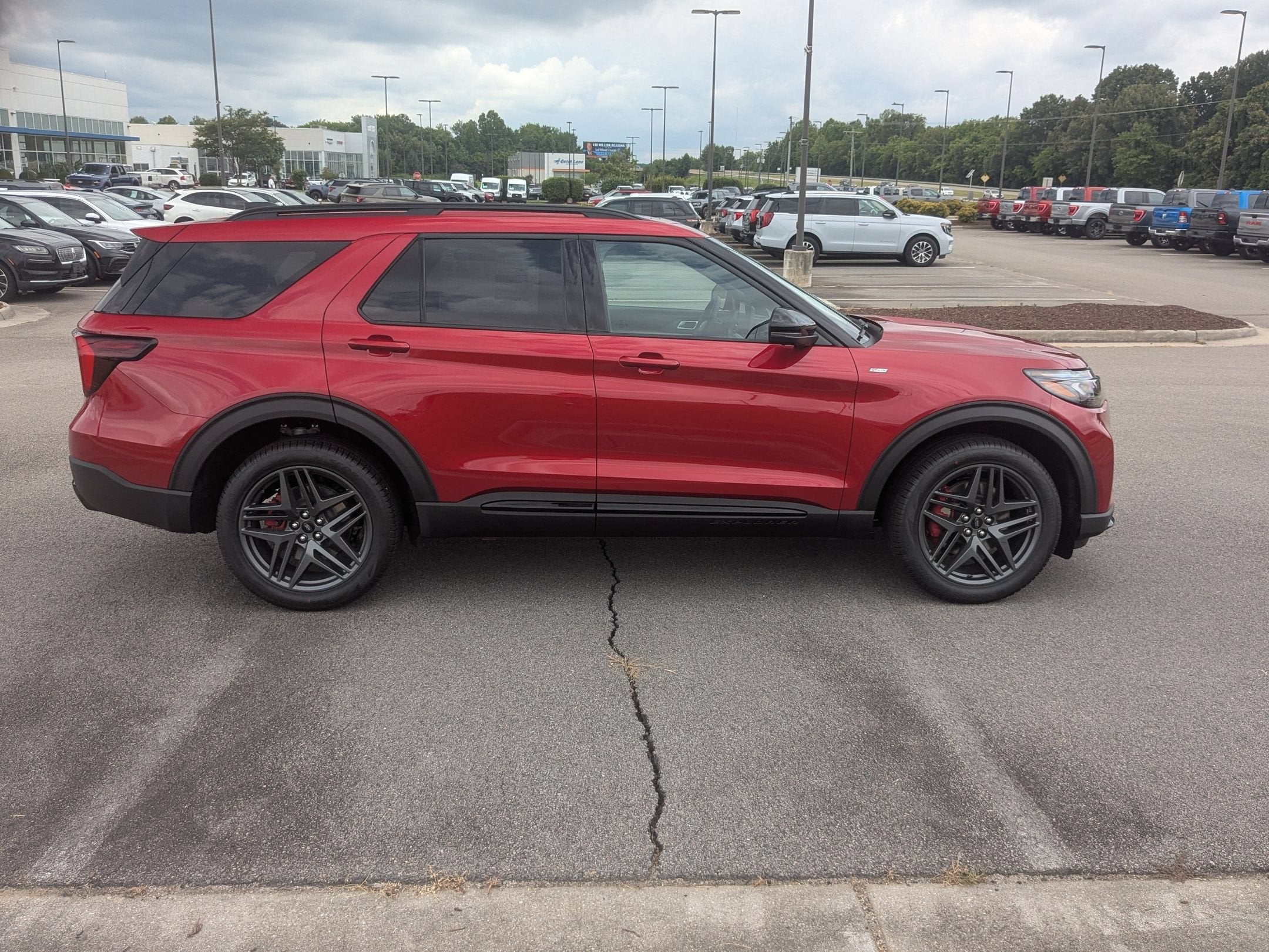 2026 Ford Explorer ST-Line