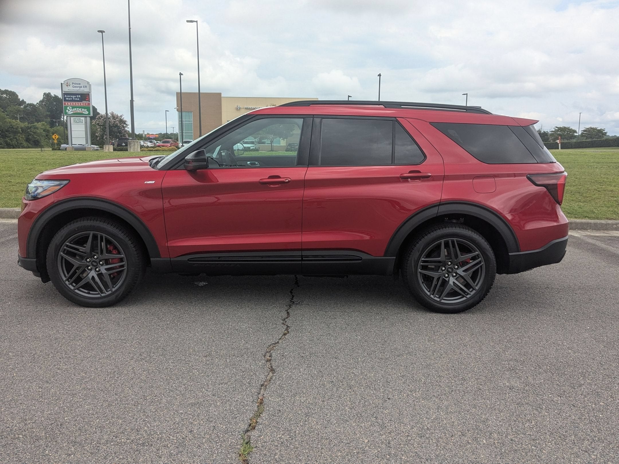2026 Ford Explorer ST-Line