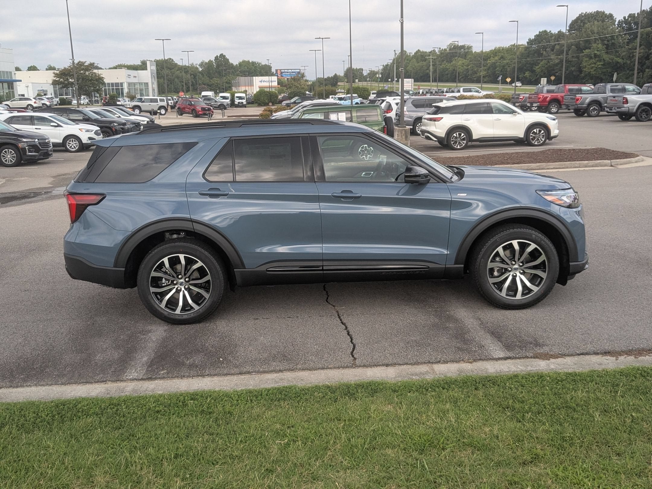 2026 Ford Explorer ST-Line