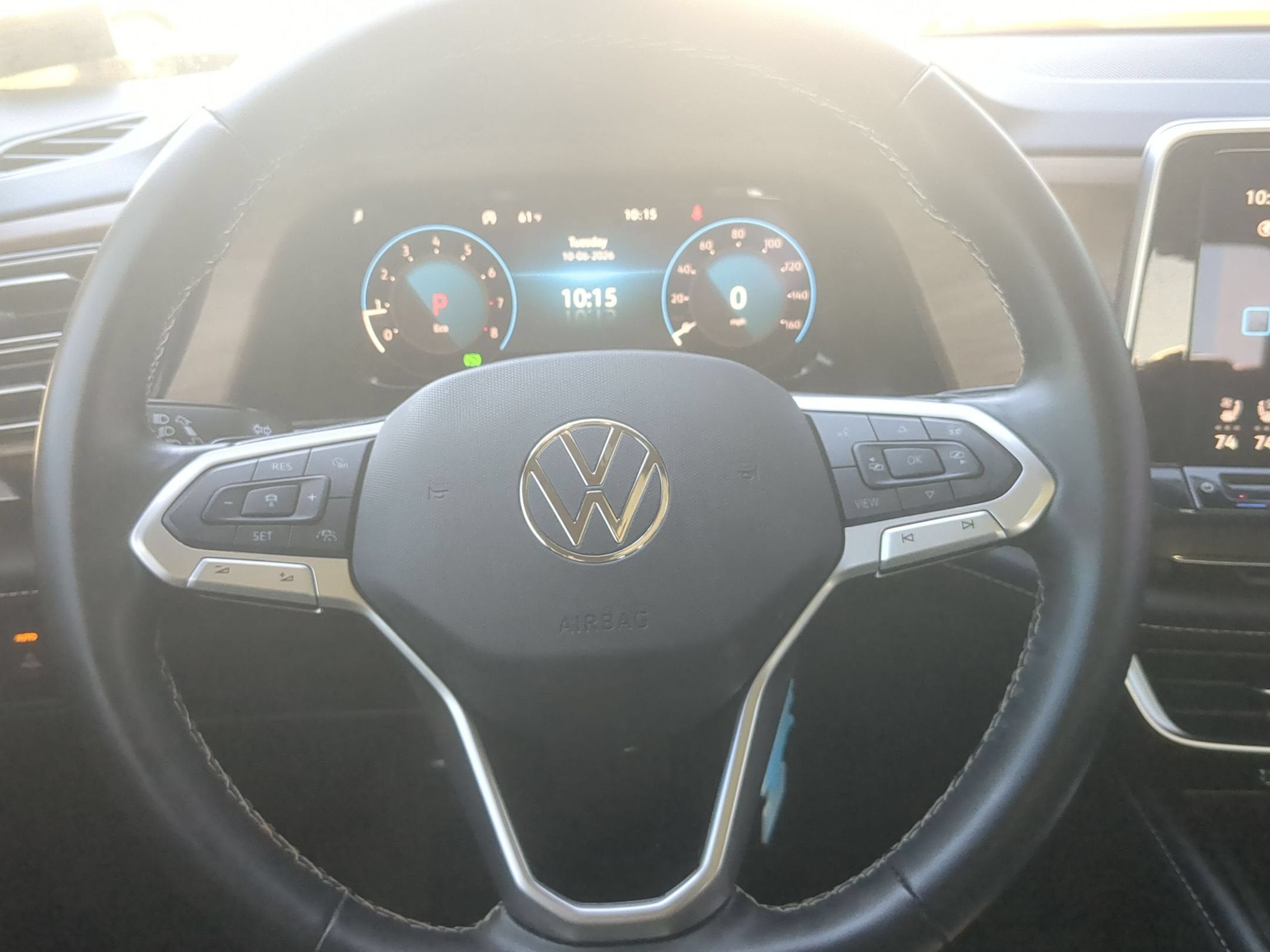 2025 Volkswagen Atlas 2.0T SE w/Technology