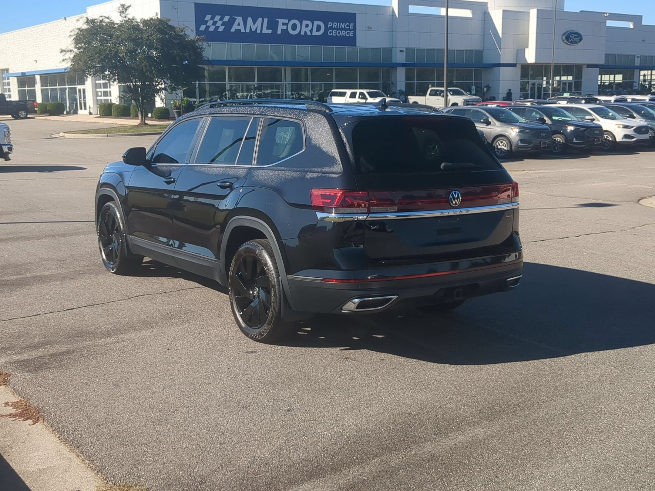 2025 Volkswagen Atlas 2.0T SE w/Technology