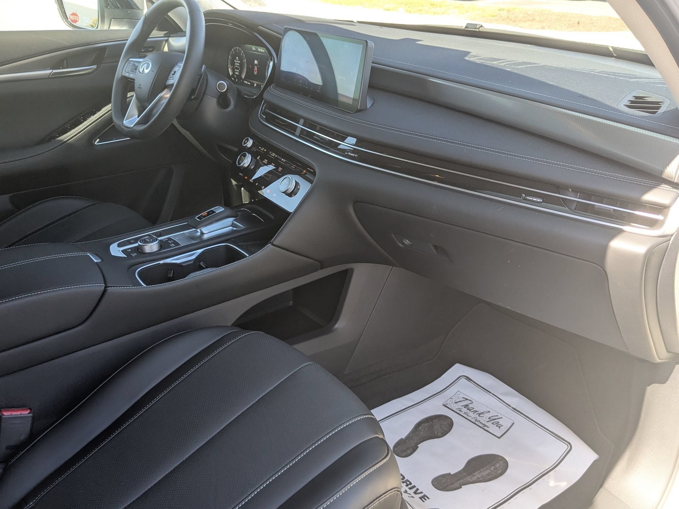 2025 INFINITI QX60 LUXE