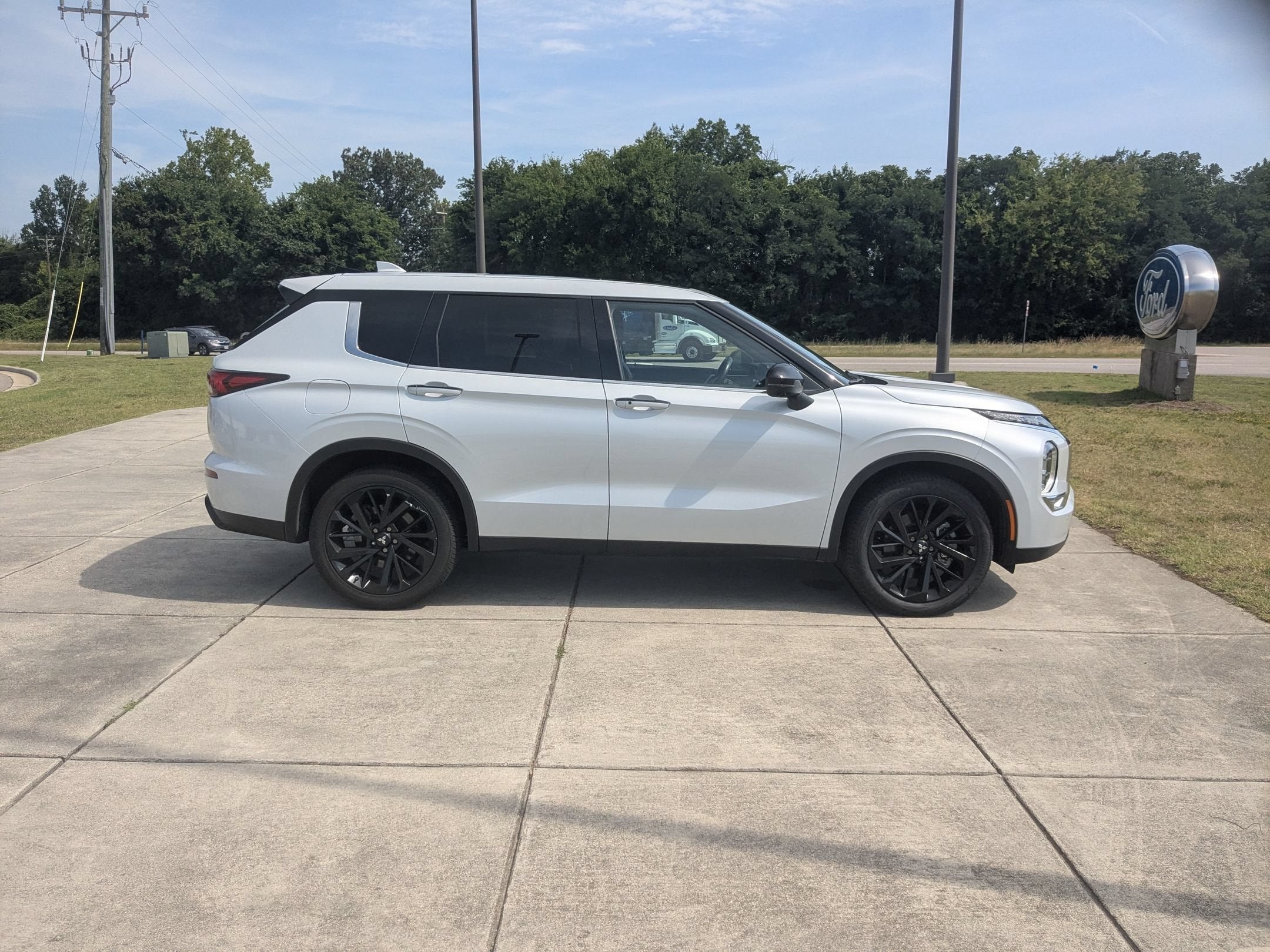 2024 Mitsubishi Outlander SE Black Edition