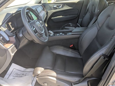 2023 Volvo XC60 Ultimate Bright Theme