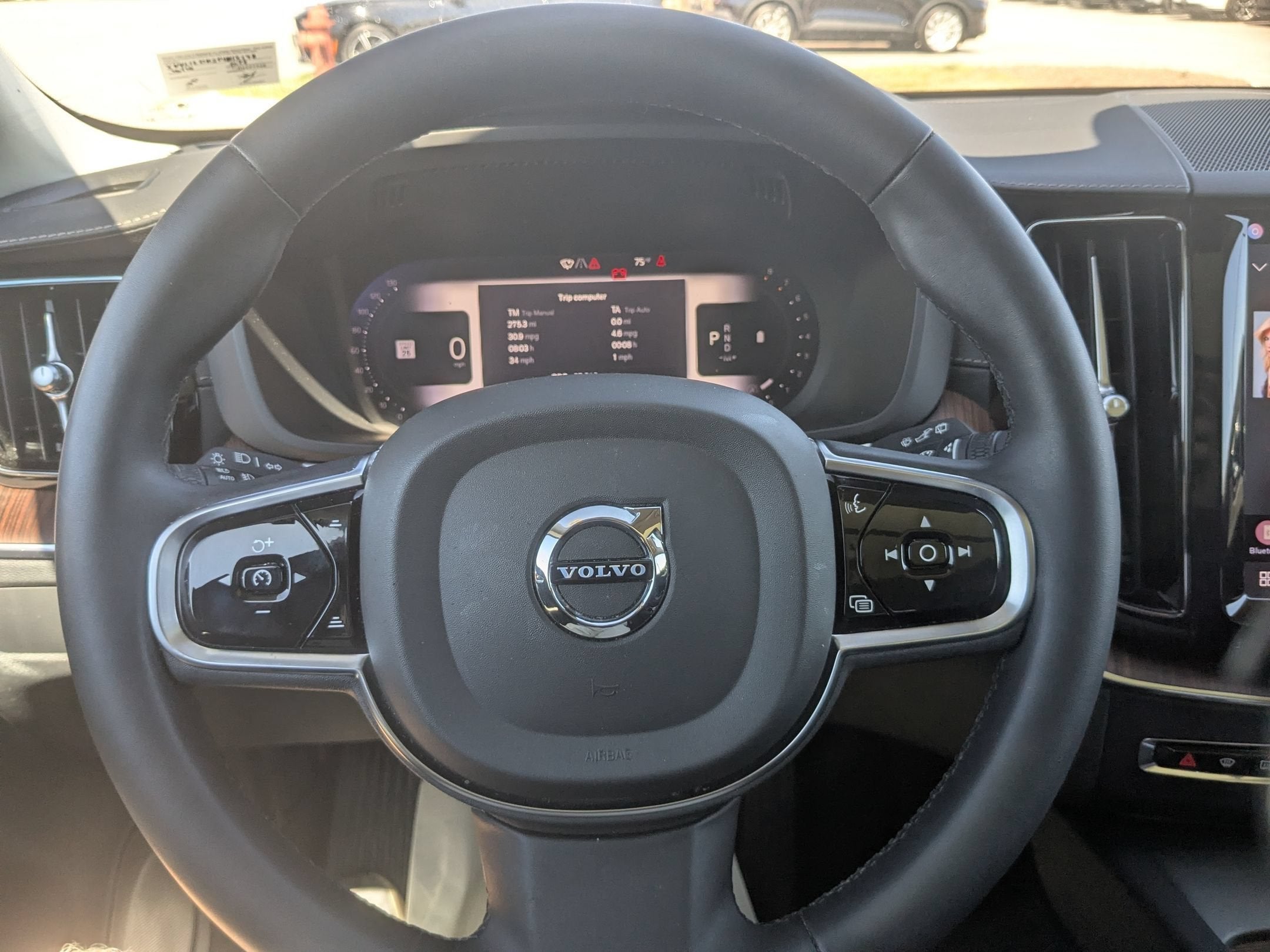 2023 Volvo XC60 Ultimate Bright Theme